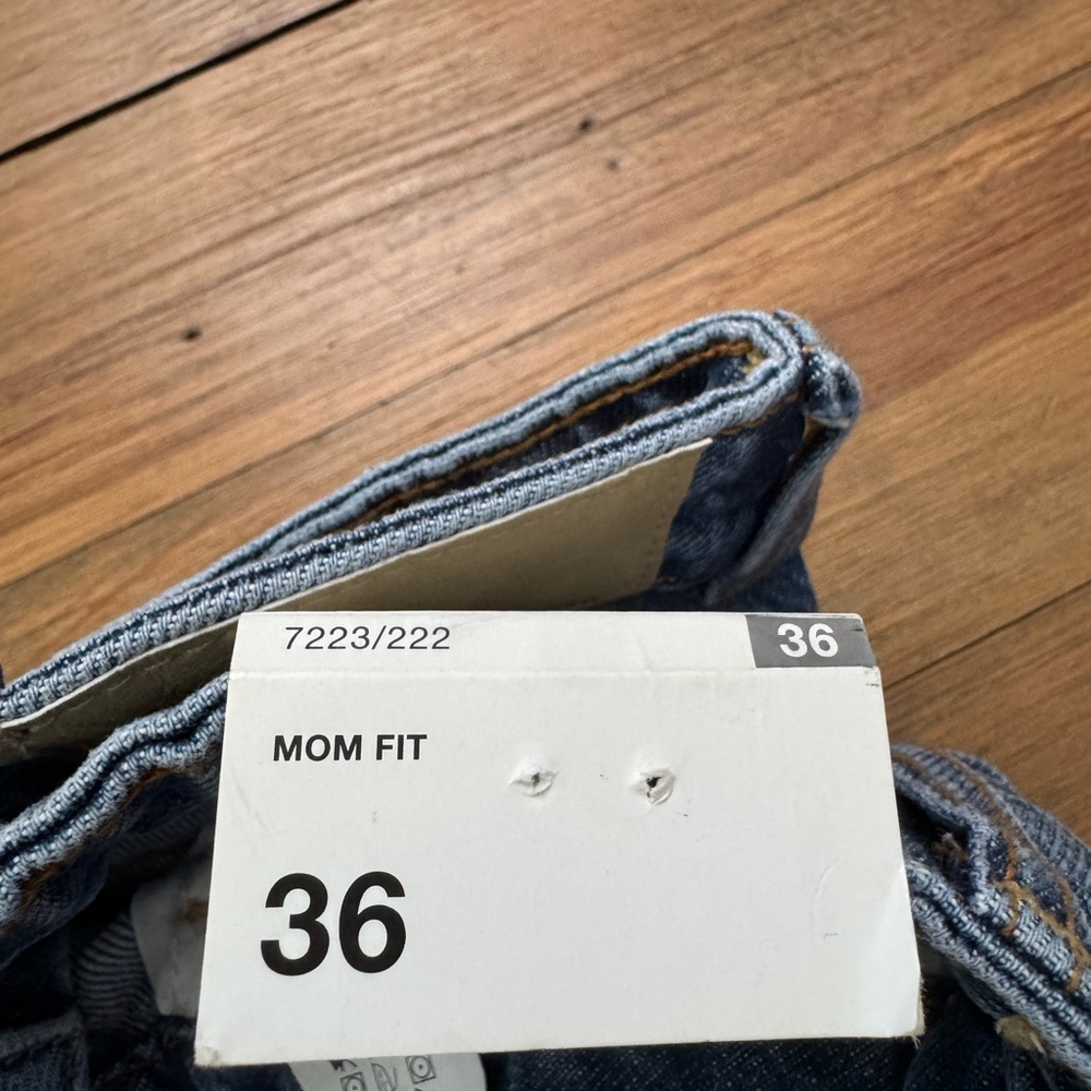 Zara Mom Fit High Rise Jeans - Picture 5 of 6
